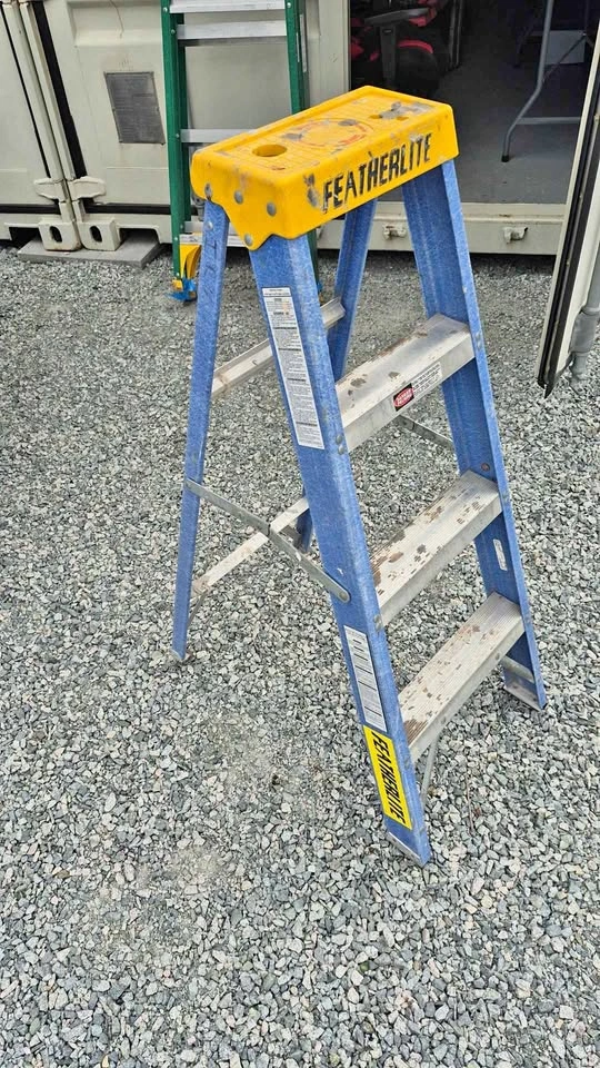 4ft Step Ladder