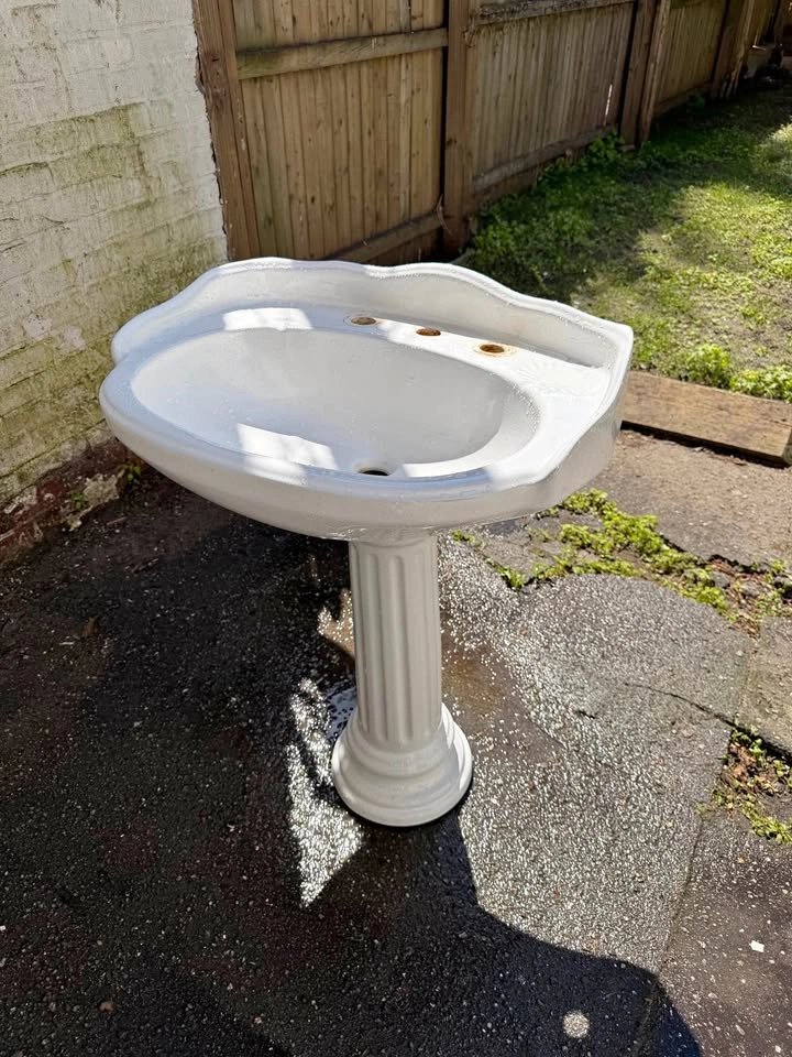 Vintage Ferrum Pedestal Sink