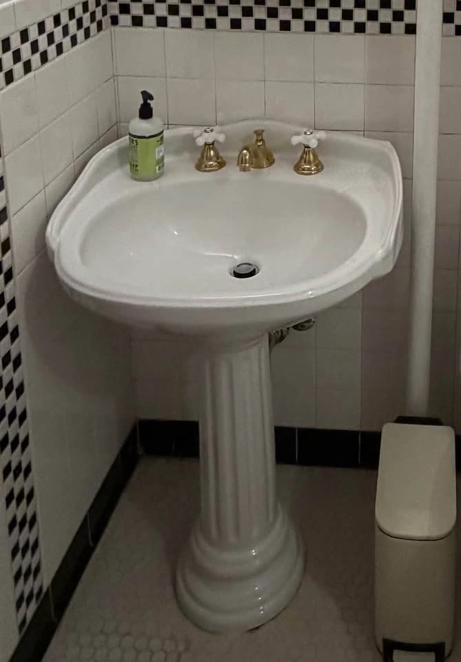 Vintage Ferrum Pedestal Sink - photo 5