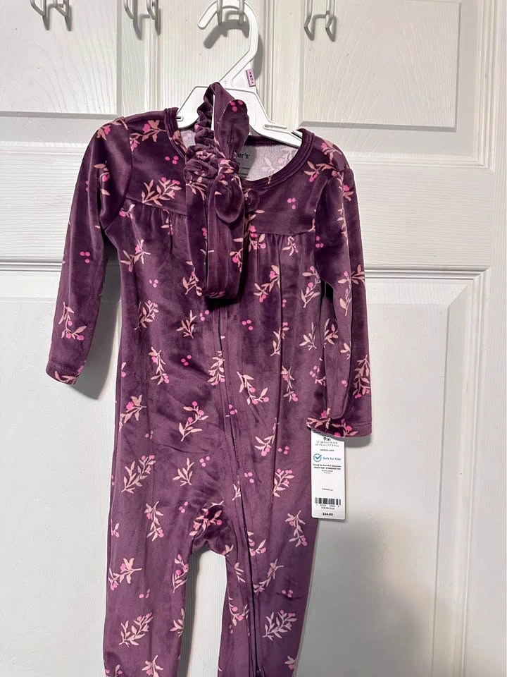 BNWT Carter’s 9mts girls warm onesie with bow