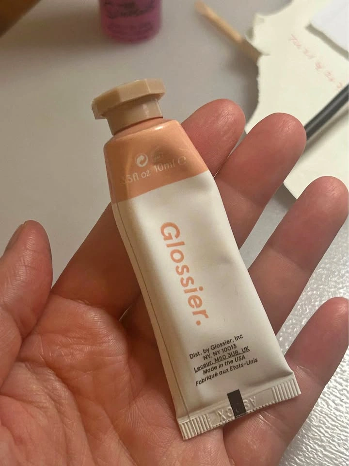Glossier Cloud Paint in Dusk