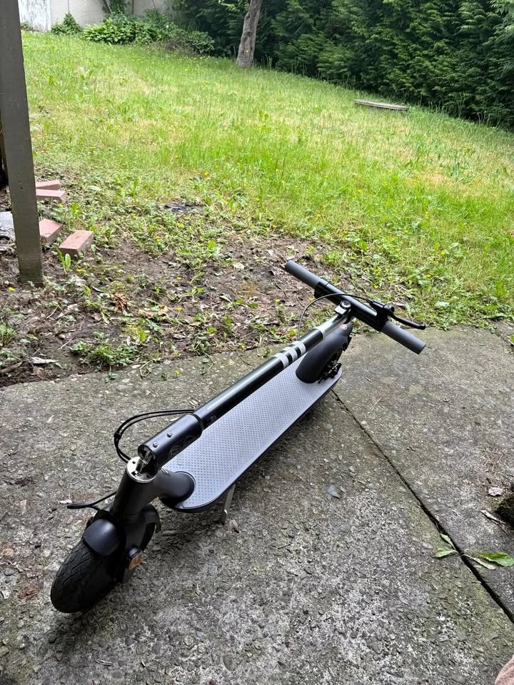 Like New OKAI Neon Pro (ES30) Electric Scooter