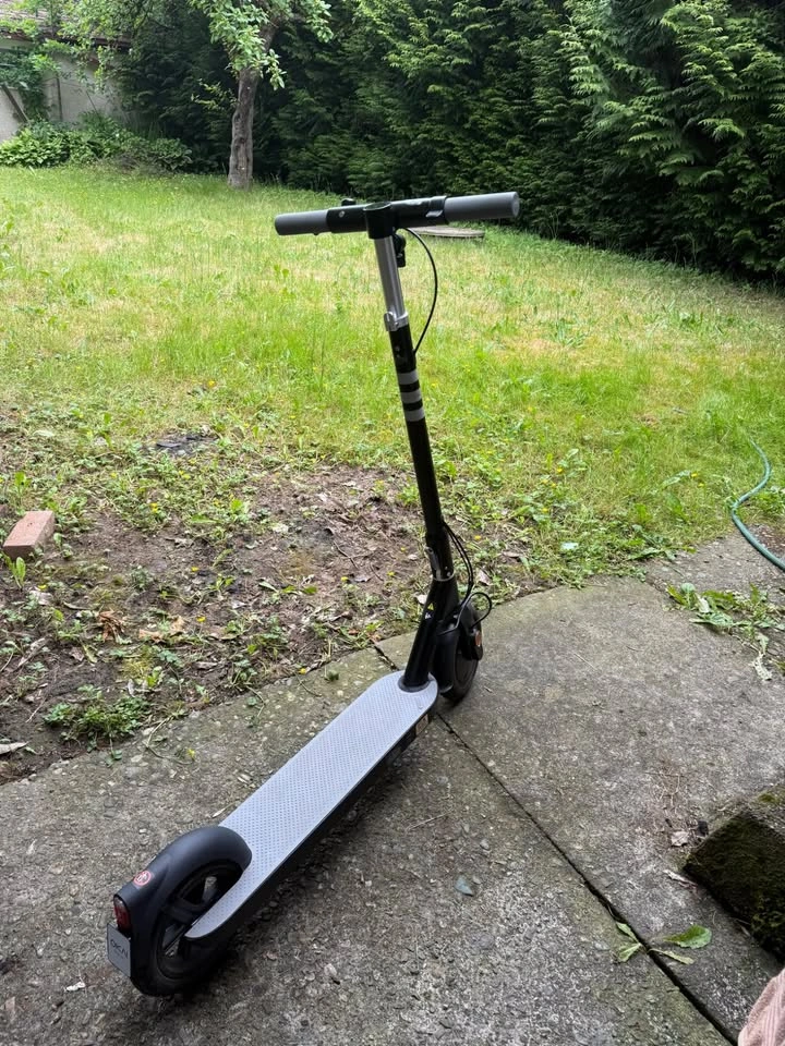 Like New OKAI Neon Pro (ES30) Electric Scooter - photo 4