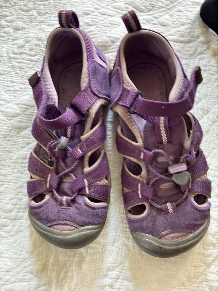 Purple keen sandals size 2