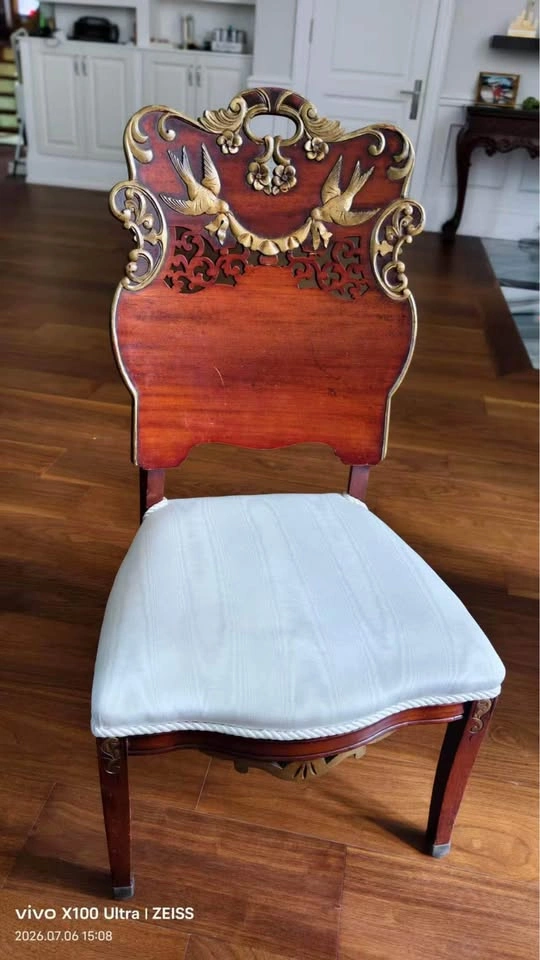 Stunning 4-Piece Antique Victorian-Style Parlor Suite - photo 4