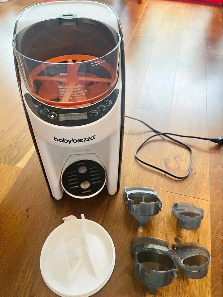 Like New Baby Brezza Formula Pro Advanced