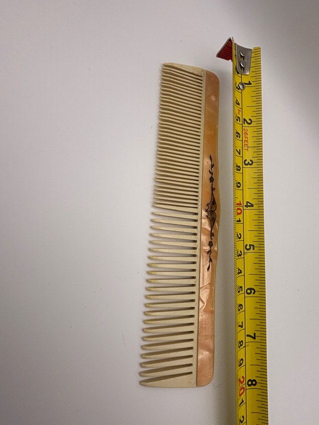1950’s Celluloid Hair Comb - Faux Opal layer with Elegant Design - photo 4
