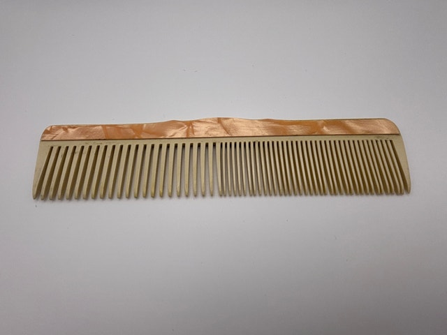 1950’s Celluloid Hair Comb - Faux Opal layer with Elegant Design - photo 5