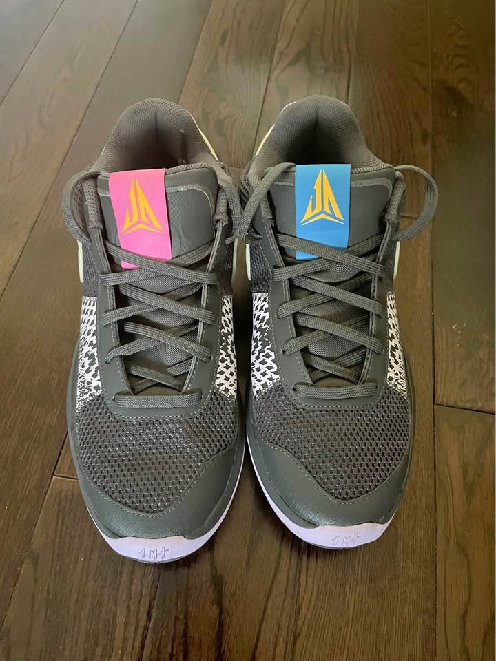 Ja 1 “Personal Touch” sz 10.5 (read description)