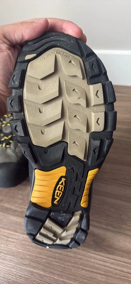KEEN Men’s Waterproof Hiking Boots – Size 9.5 – Excellent Condit - photo 3