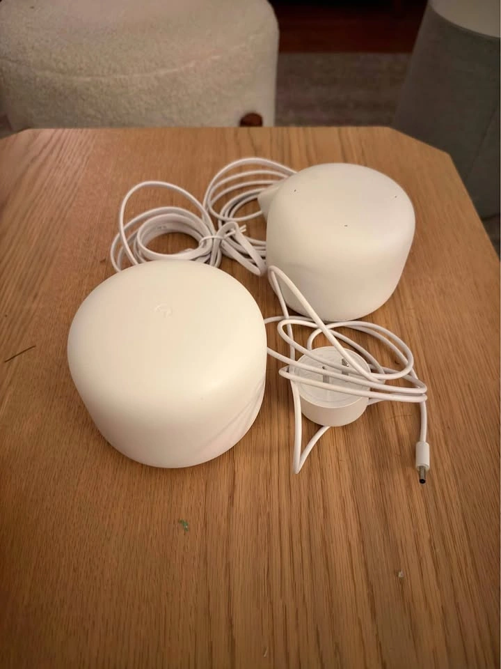 White Google Nest Wifi Router + Point