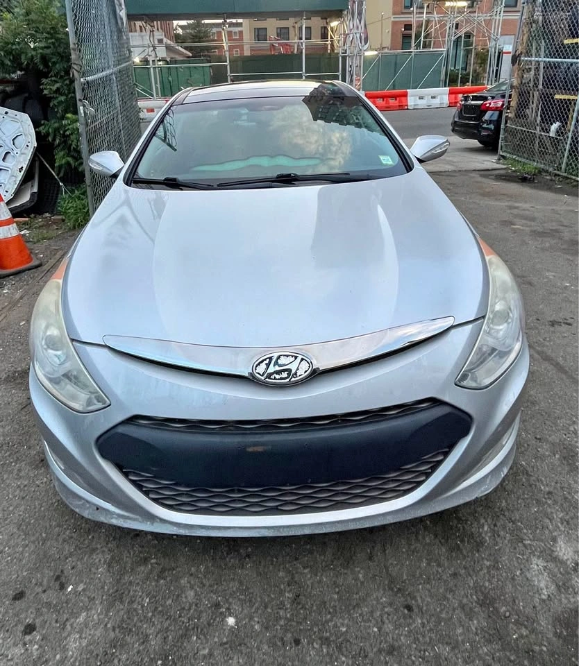 2014 Hyundai Sonata Hybrid · Limited