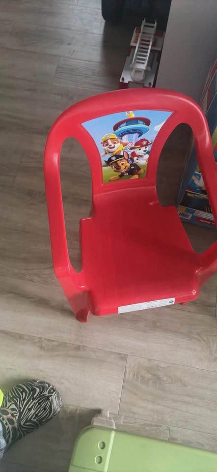 Kids chairs (plastic and camp chair) both - photo 3