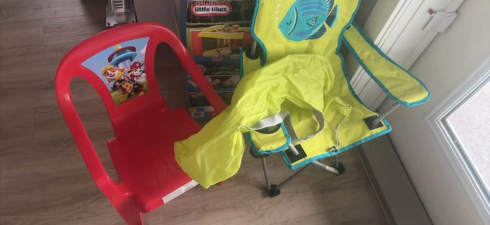 Kids chairs (plastic and camp chair) both - photo 5