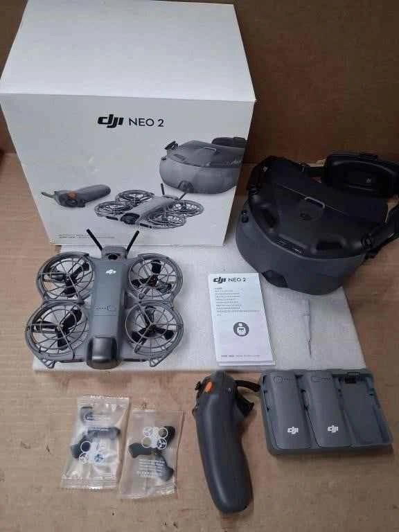 DJI Neo Motion Fly More Combo with RC Motion 3 and Goggles - photo 2