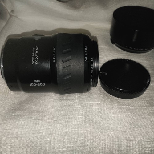 Minolta Maxxum AF Zoom xi 100-300mm f/4.5-5.6 Macro Lens