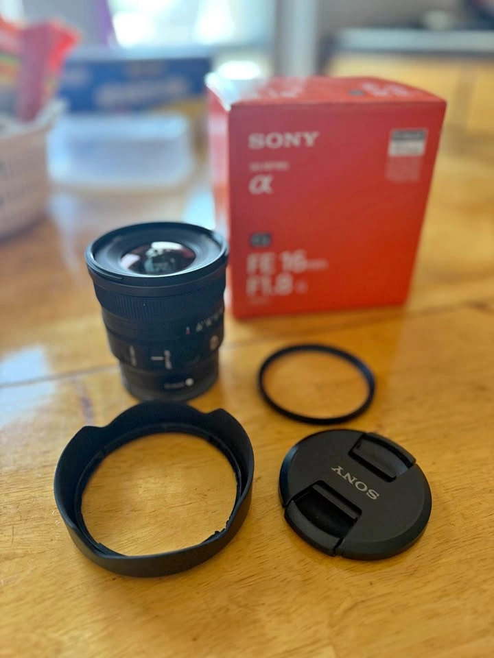 Sony 16mm F1.8 Full Frame Lens with Tiffen 67mm Filter