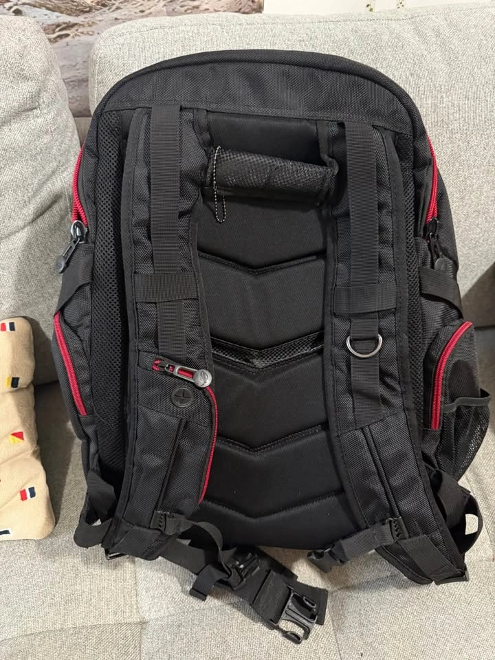Asus Republic of Gamers v2 Black Backpack with Red Trim - photo 4