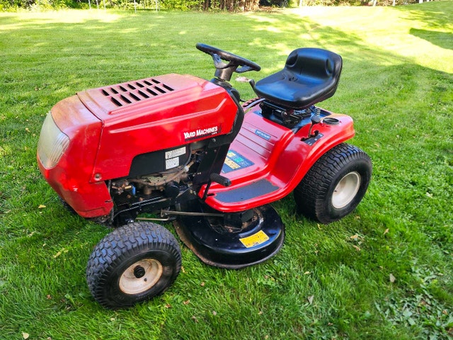 Yard Machines Ride on mower - photo 2