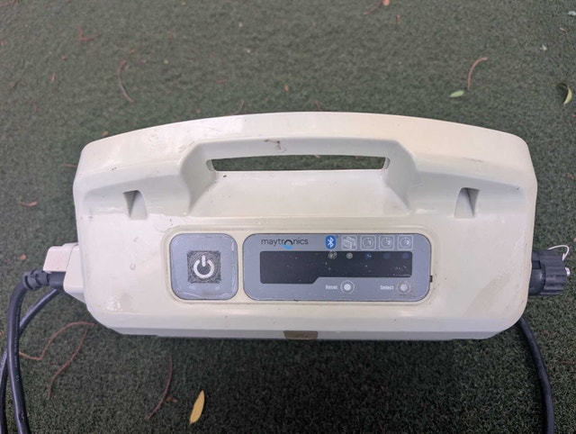 Dolphin M400 Pool Robot Vacuum Cleaner - needs repair - photo 4