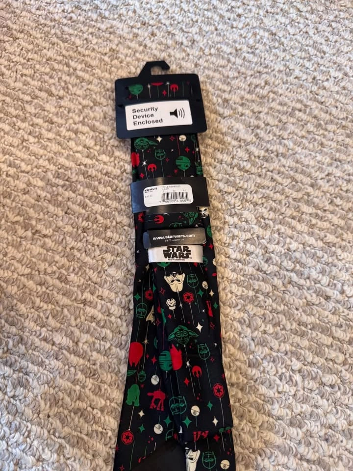 Brand New Star Wars Holiday Tie - photo 2