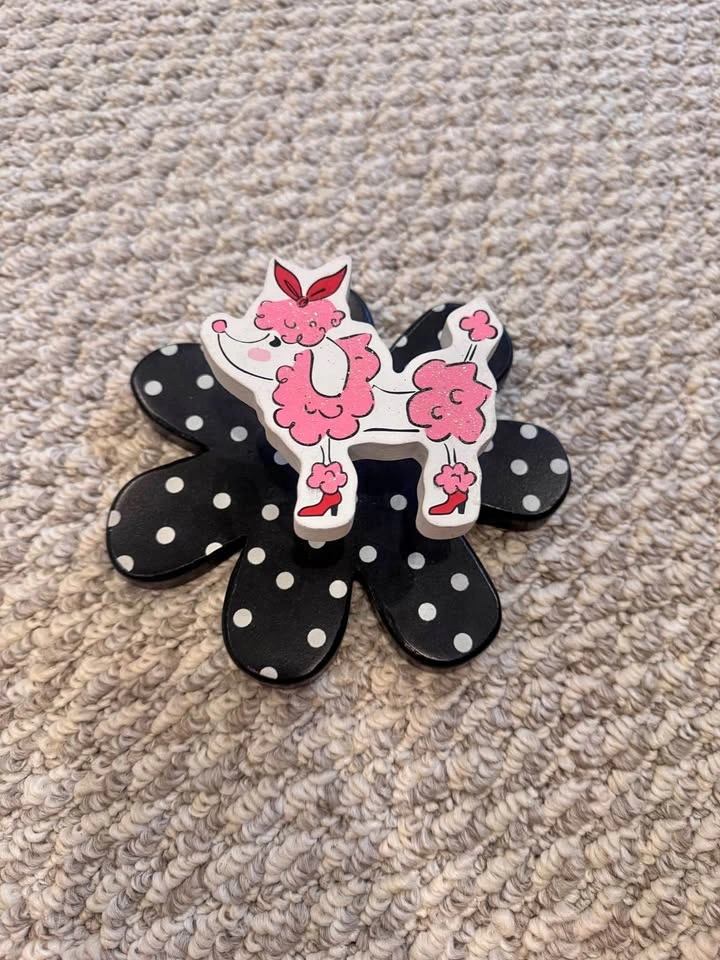 Cute Black and Pink Princess Wall Decor Items - 2