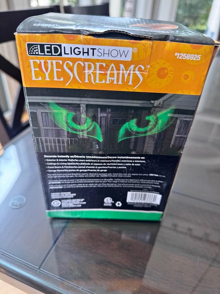Brand New Halloween Cat Eyes Light Projector