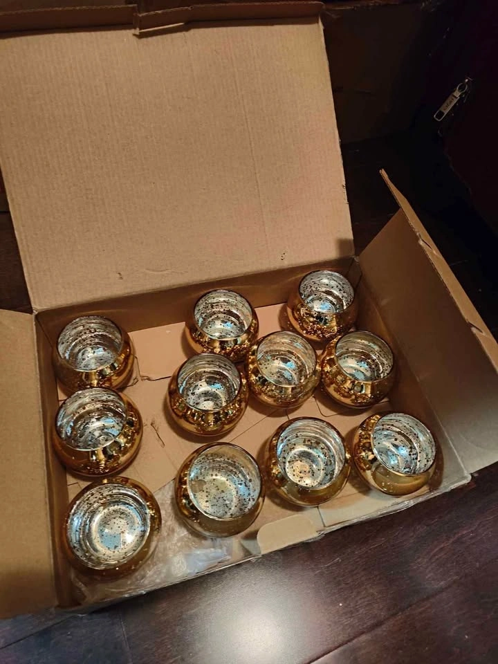Wedding decor - golden candle holders - photo 3