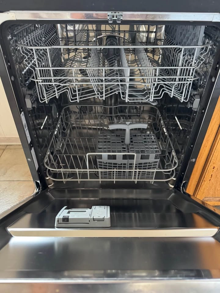 GE GPT225SSL2SS 24” portable dishwasher, stainless steel - photo 3