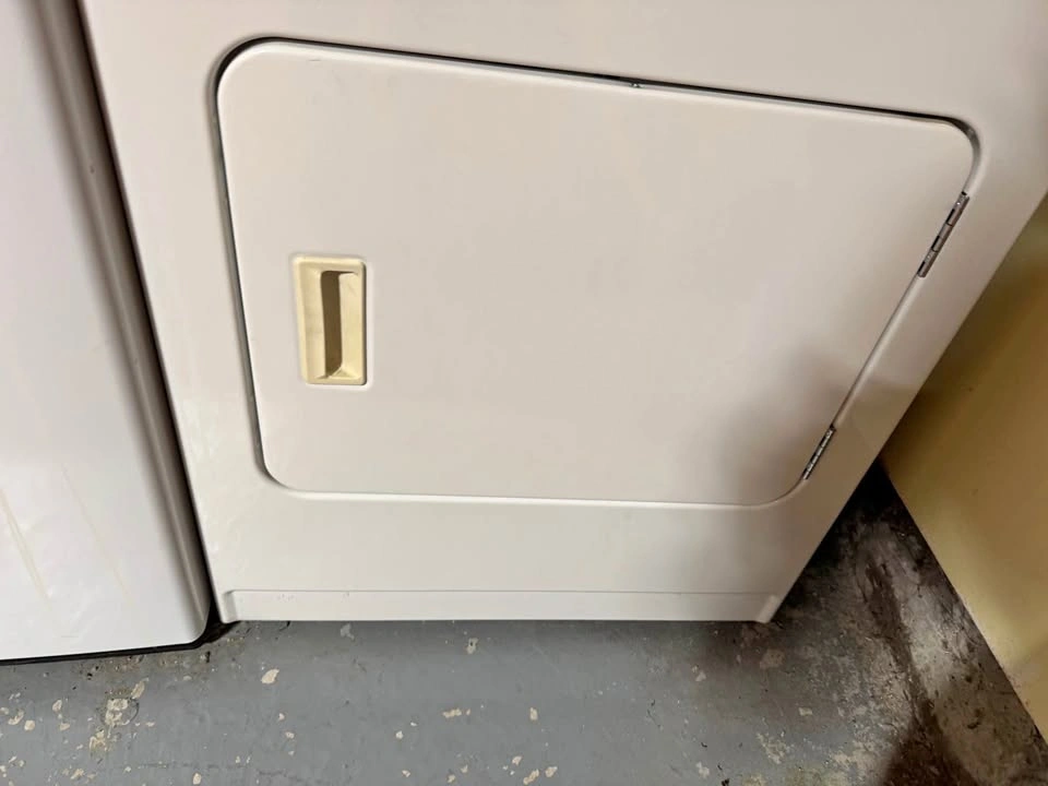 White Electric Dryer – Excellent Working Condition – $200