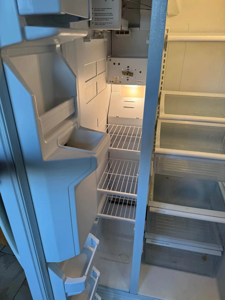 Whirlpool Side-by-Side Refrigerator w/ Ice & Water Dispenser - photo 2