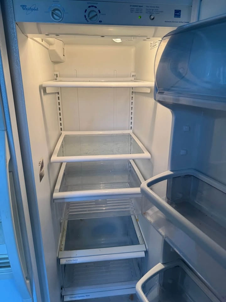 Whirlpool Side-by-Side Refrigerator w/ Ice & Water Dispenser - photo 3
