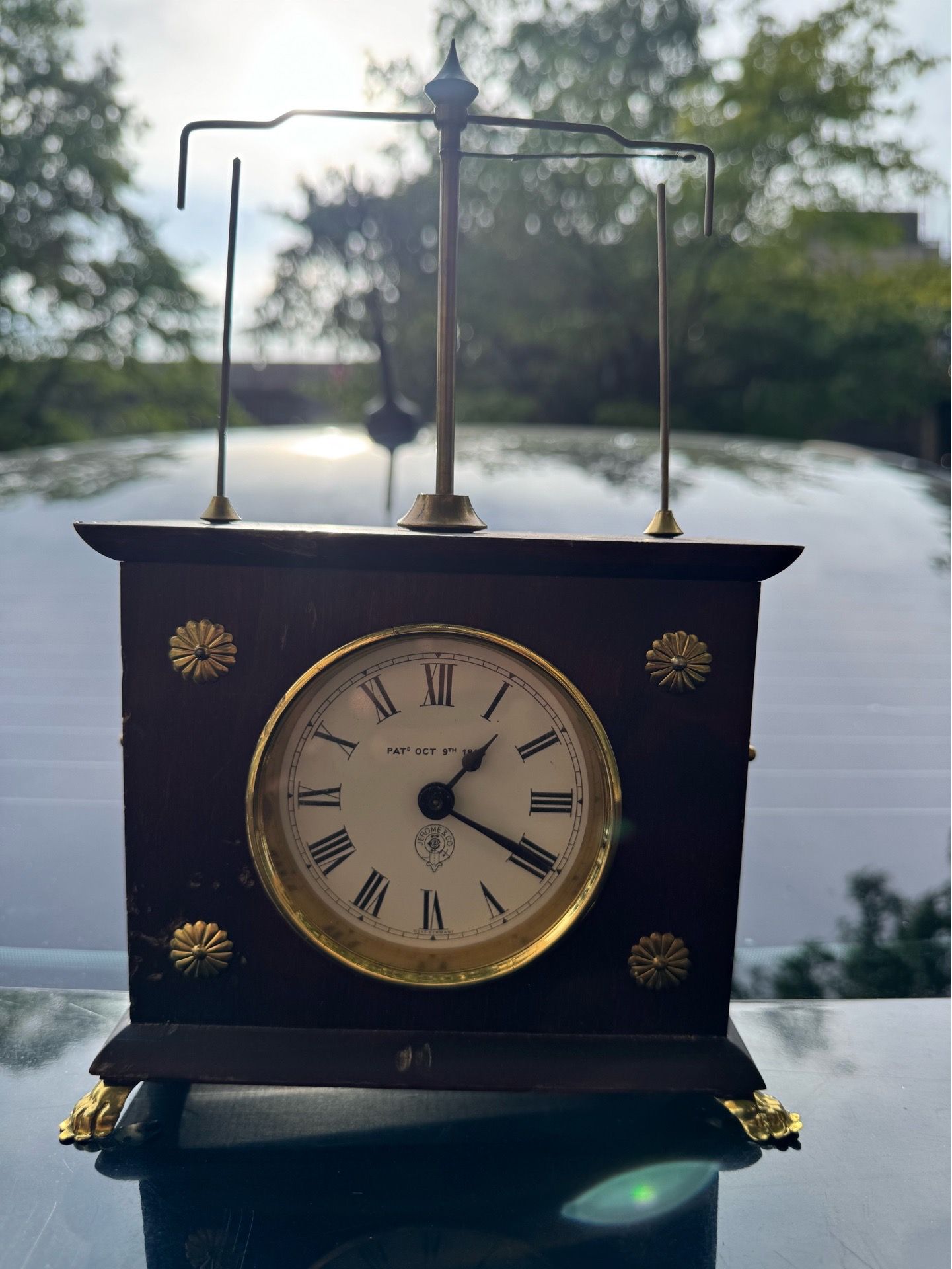 Horolovar Flying Pendulum Clock