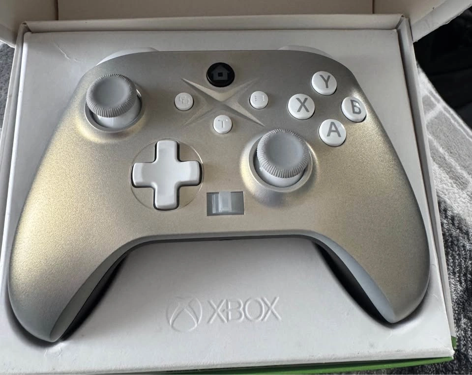 Xbox Wireless Controller Lunar Shift Special Edition - photo 3