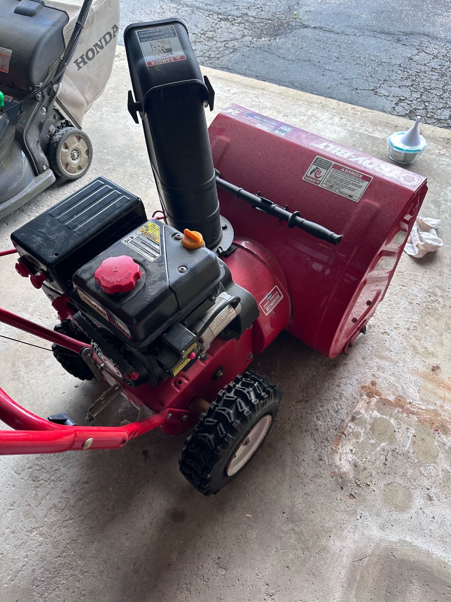 24” Troy-Bilt 2 stage snow blower with electric start - photo 3