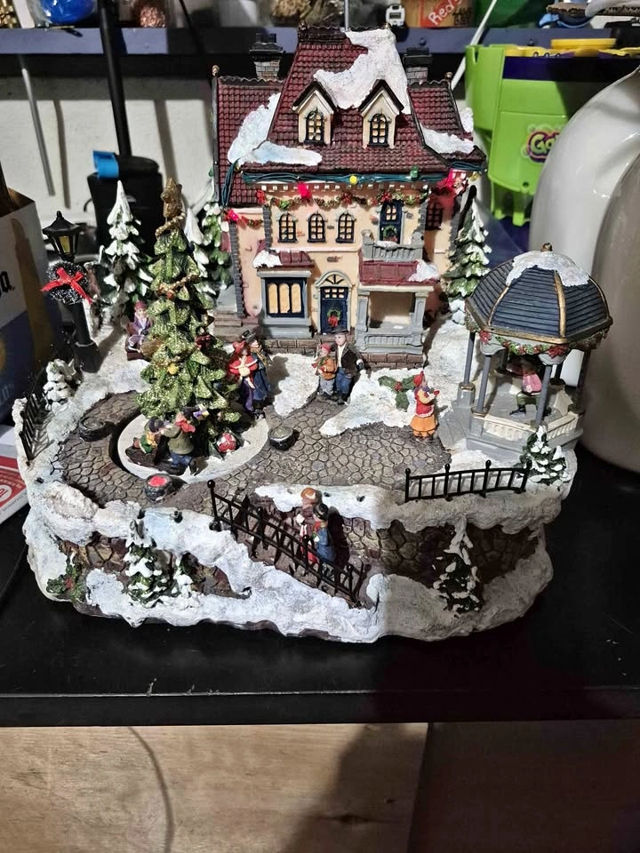 Lighted Christmas Village House with Gazebo and Figures