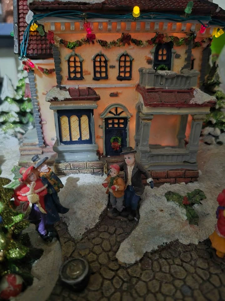 Lighted Christmas Village House with Gazebo and Figures - photo 2