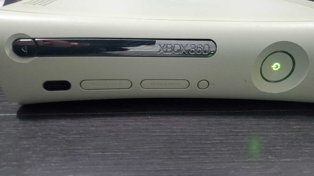 Xbox 360 White Console only / Includes Cables (Tested) - photo 4