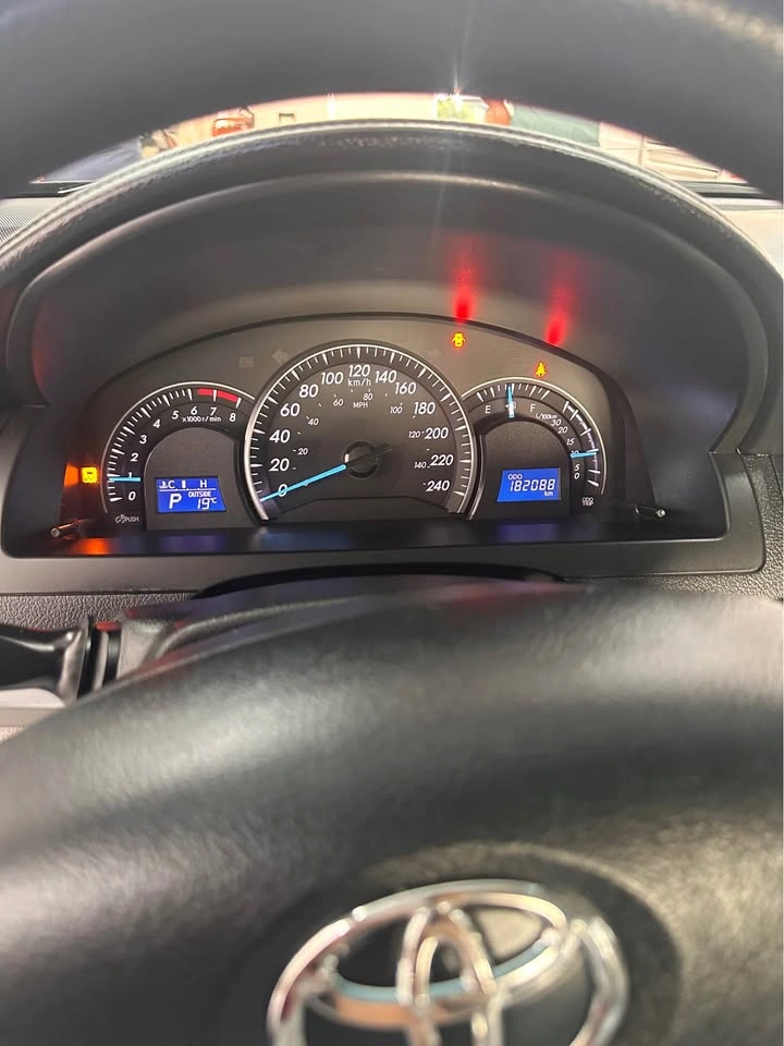 2014 Toyota Camry - photo 4