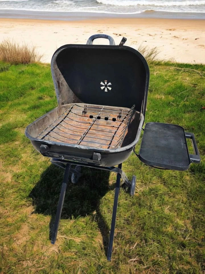 21 inch Walk-A-Bout Portable Charcoal Grill - photo 3