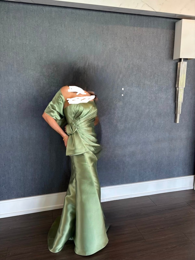 Elegant green apple satin evening gown