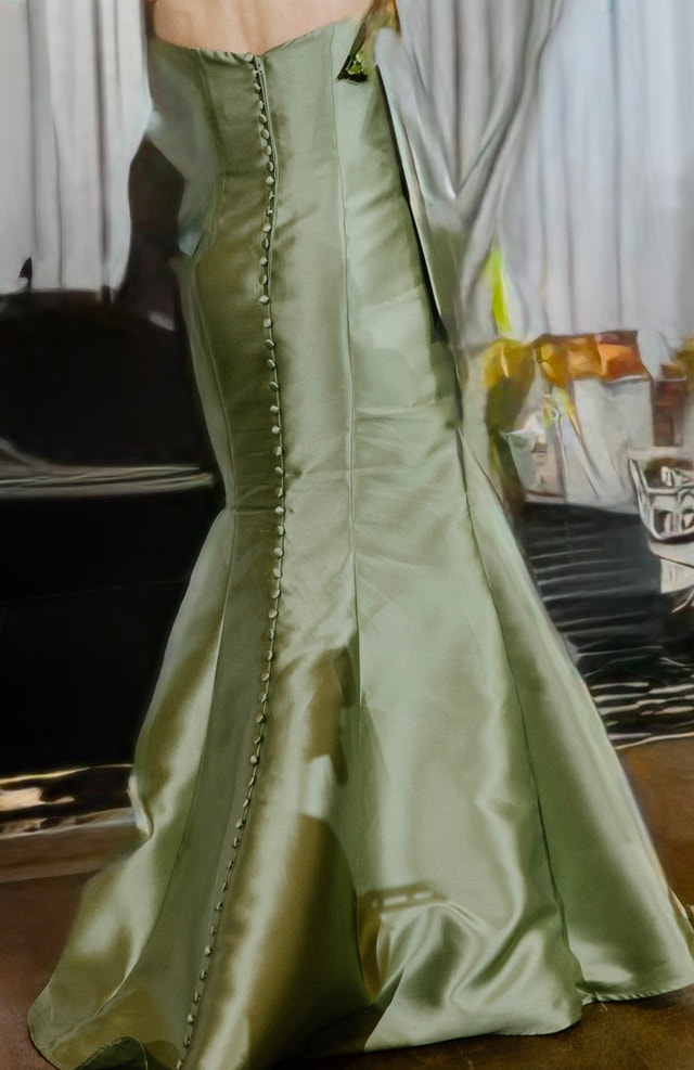 Elegant green apple satin evening gown - photo 2