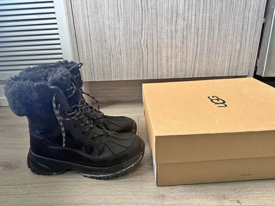 UGG Snow boots Women 8.5