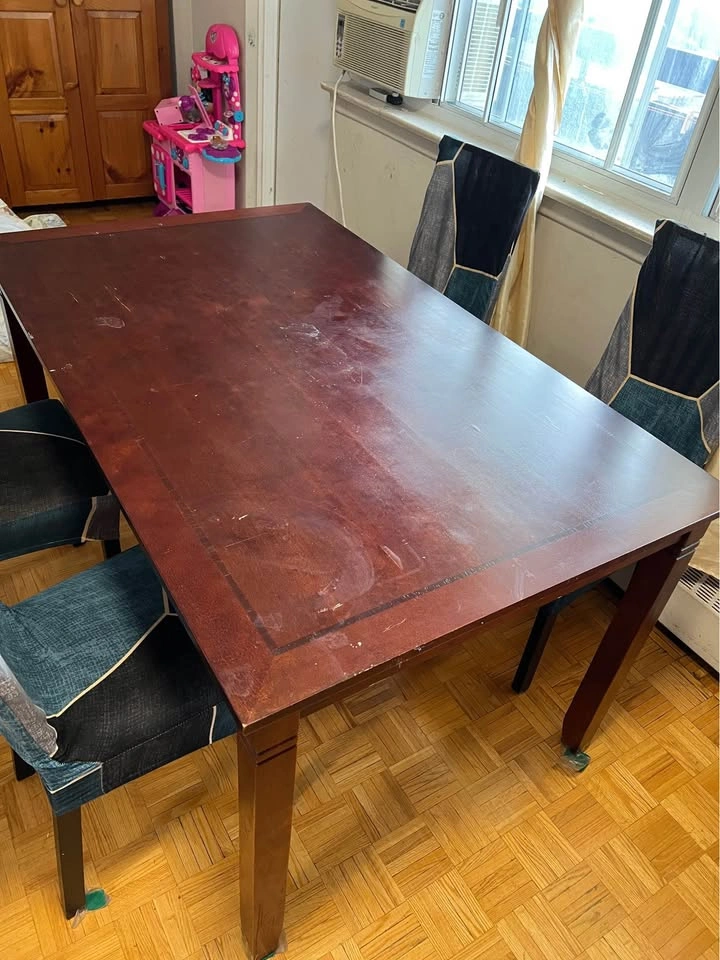 Moving Out sale - Dining table with 4 chairs - photo 4