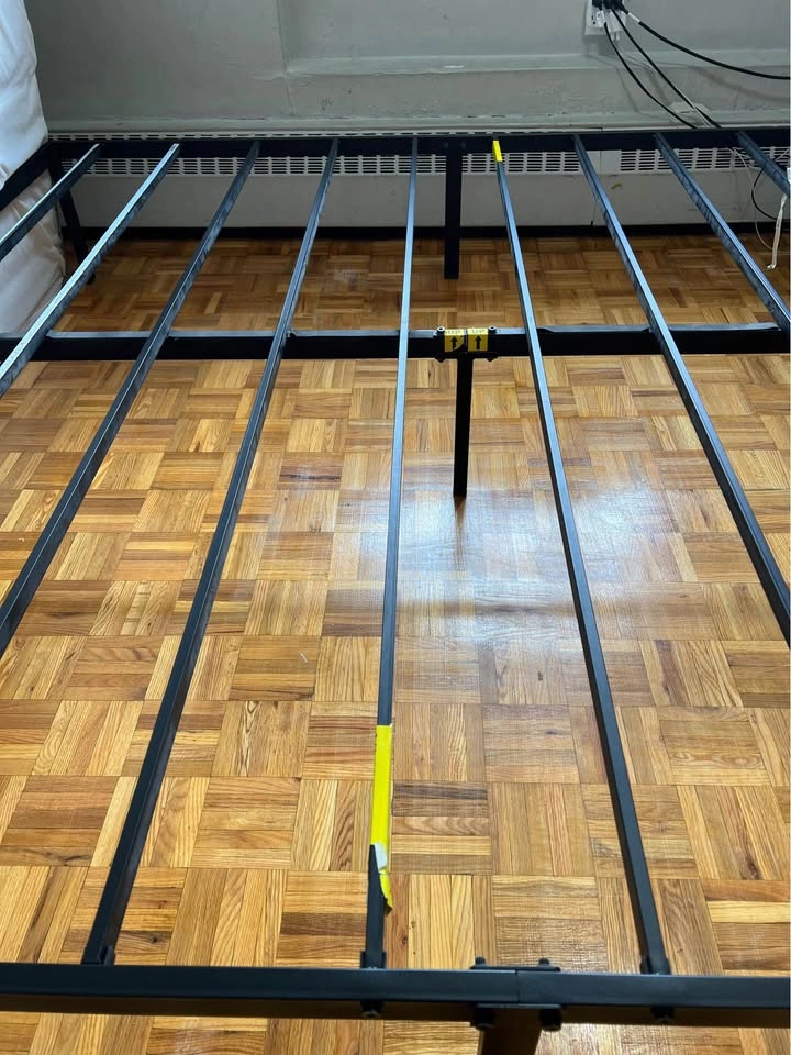 Moving out sale - King size bed frame in great condition - photo 3