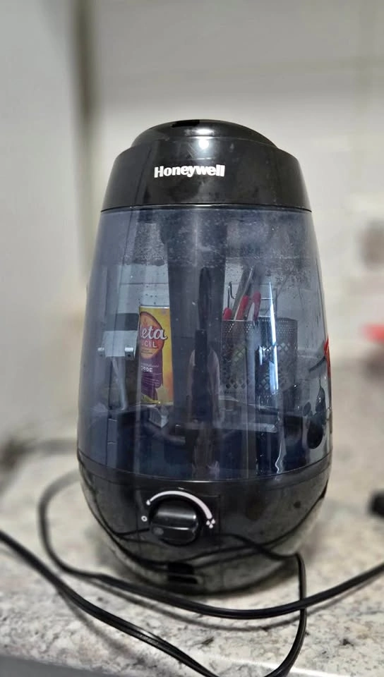 Moving out sale - Honeywell humidifier in good condition