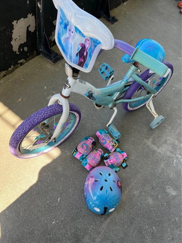 14” Girls Frozen Bike + Helmet + Protective Gear Set - photo 4