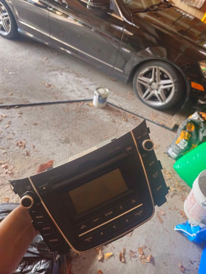 OEM Hyundai Elantra GT SE Bluetooth Radio / Stereo - photo 5