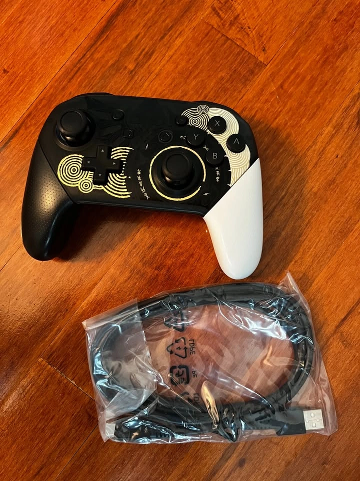 Nintendo Switch Pro Controller - Zelda Tears of the Kingdom Edit - photo 2