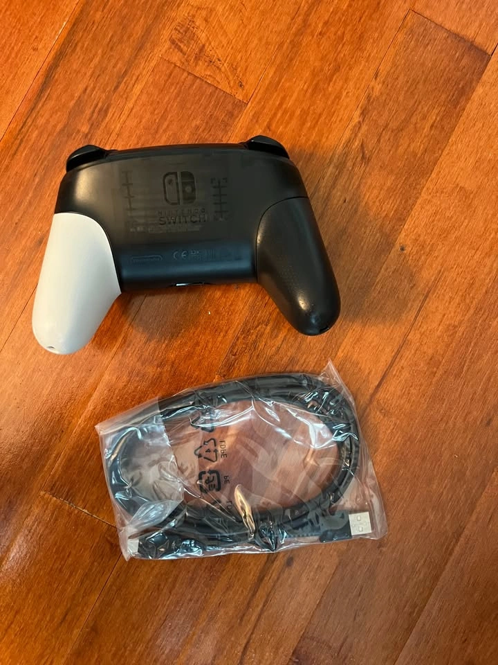 Nintendo Switch Pro Controller - Zelda Tears of the Kingdom Edit - photo 3